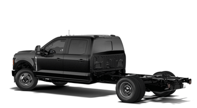 2027 Ford Chassis Cab F-350® LARIAT®