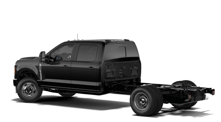 2027 Ford Chassis Cab F-350® LARIAT®