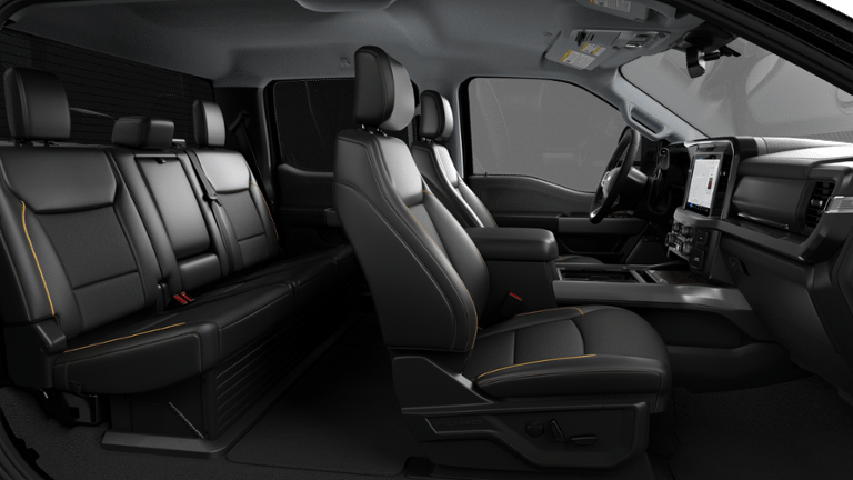 2027 Ford Chassis Cab F-350® LARIAT®
