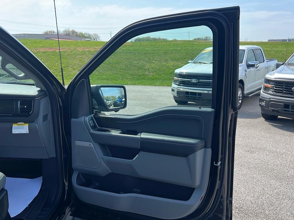 2025 Ford F-150 Lightning Flash™