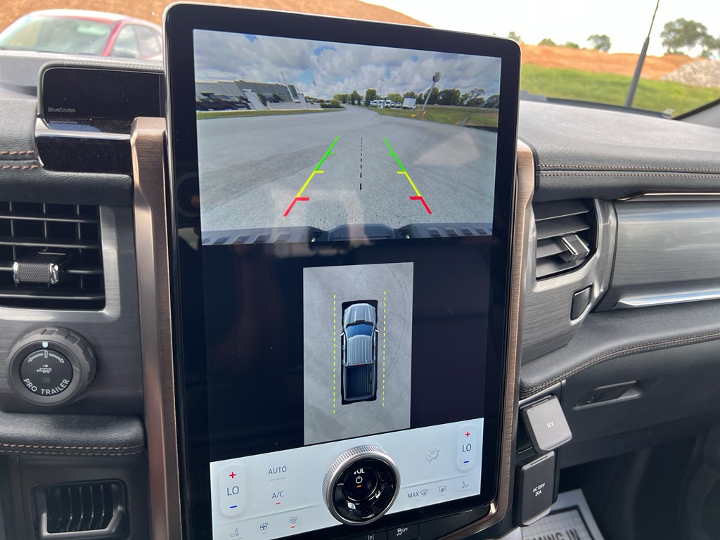 2025 Ford F-150 Lightning Lariat®