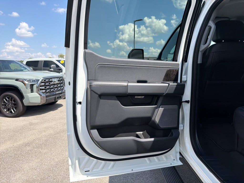 2027 Ford Super Duty F-250® Lariat®