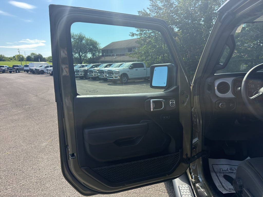 2025 Jeep Wrangler 4-Door Summit 4x4