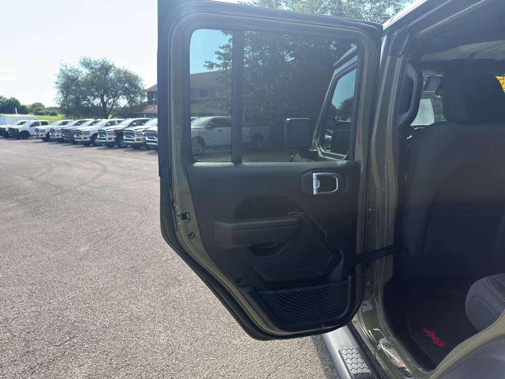 2025 Jeep Wrangler 4-Door Summit 4x4
