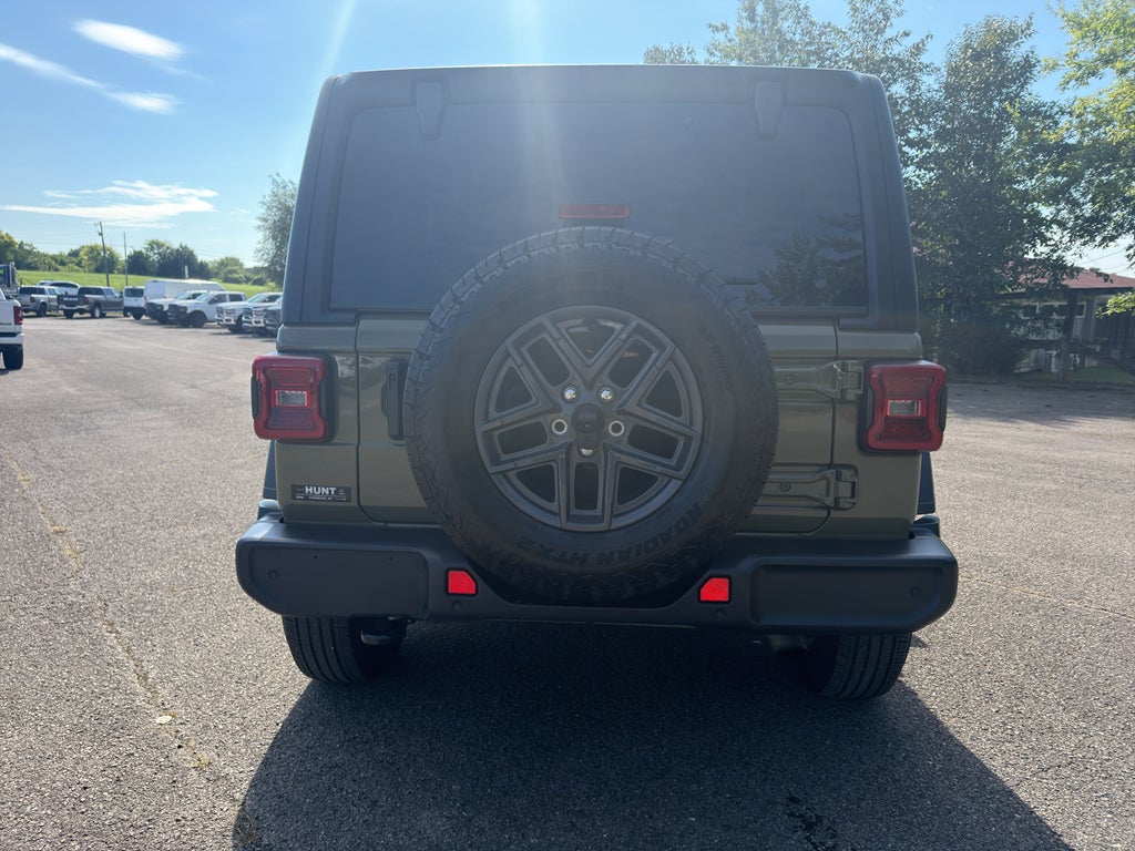2025 Jeep Wrangler 4-Door Summit 4x4