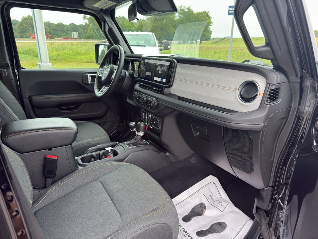 2025 Jeep Wrangler 4-Door Sahara 4x4