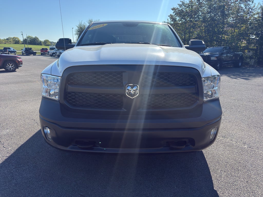 2024 RAM 1500 Classic Tradesman Crew Cab 4x4 5'7' Box