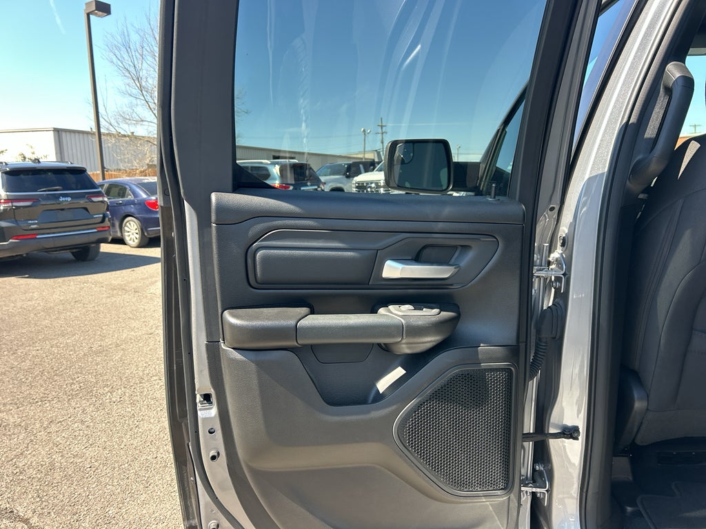 2025 RAM 1500 Tradesman Quad Cab 4x2 6'4' Box