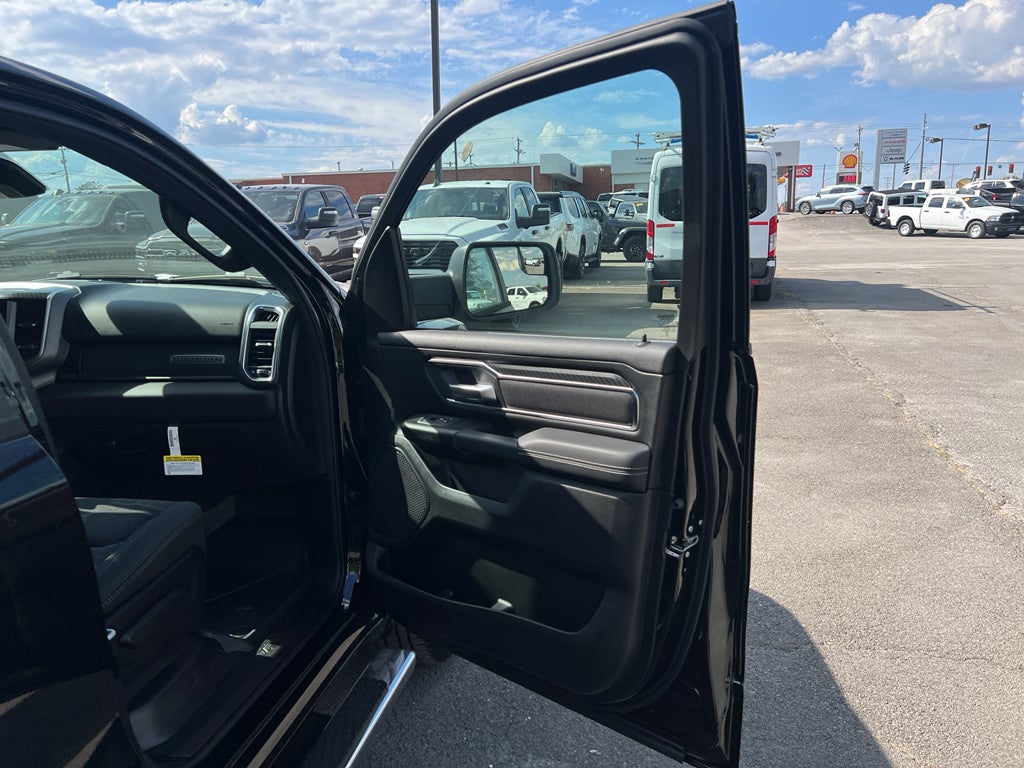 2026 RAM 1500 Big Horn Crew Cab 4x4 5'7' Box