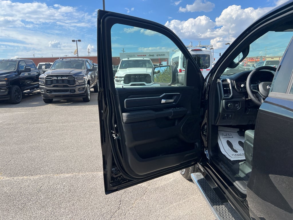2026 RAM 1500 Big Horn Crew Cab 4x4 5'7' Box