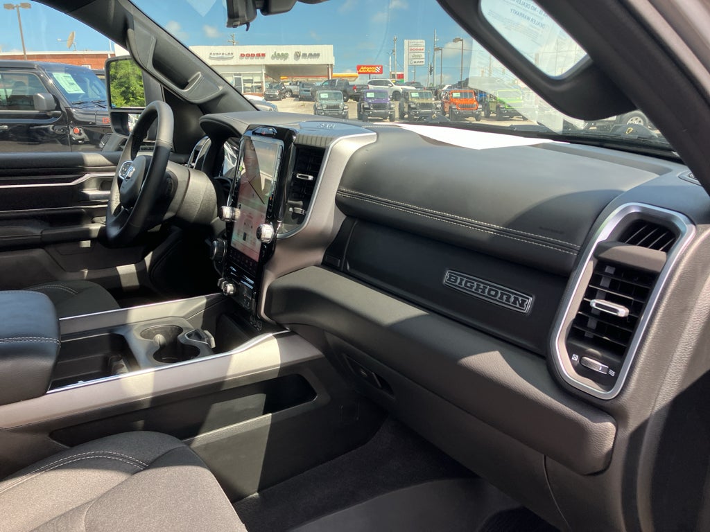 2025 RAM 1500 Big Horn Crew Cab 4x4 5'7' Box