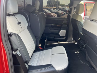 2025 Ford F-150 Lightning Platinum