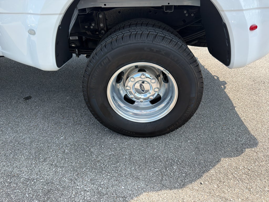 2025 Ford F-350 LARIAT