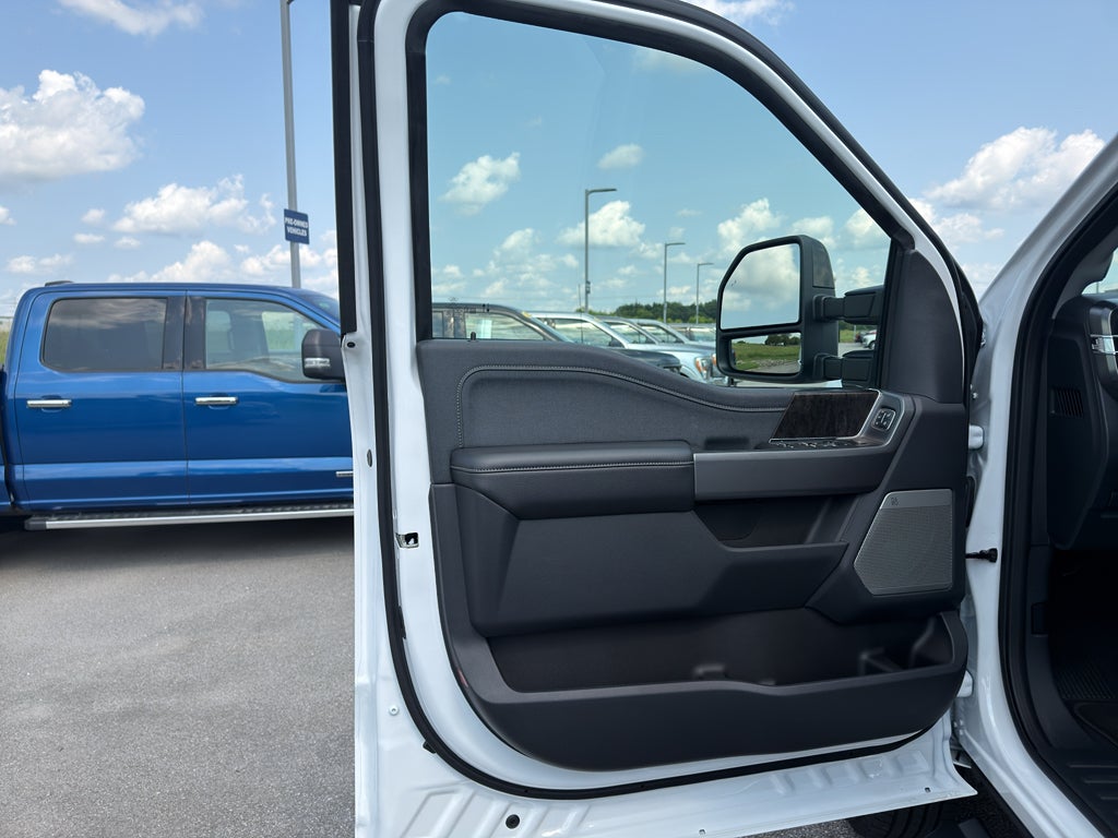 2025 Ford F-350 LARIAT