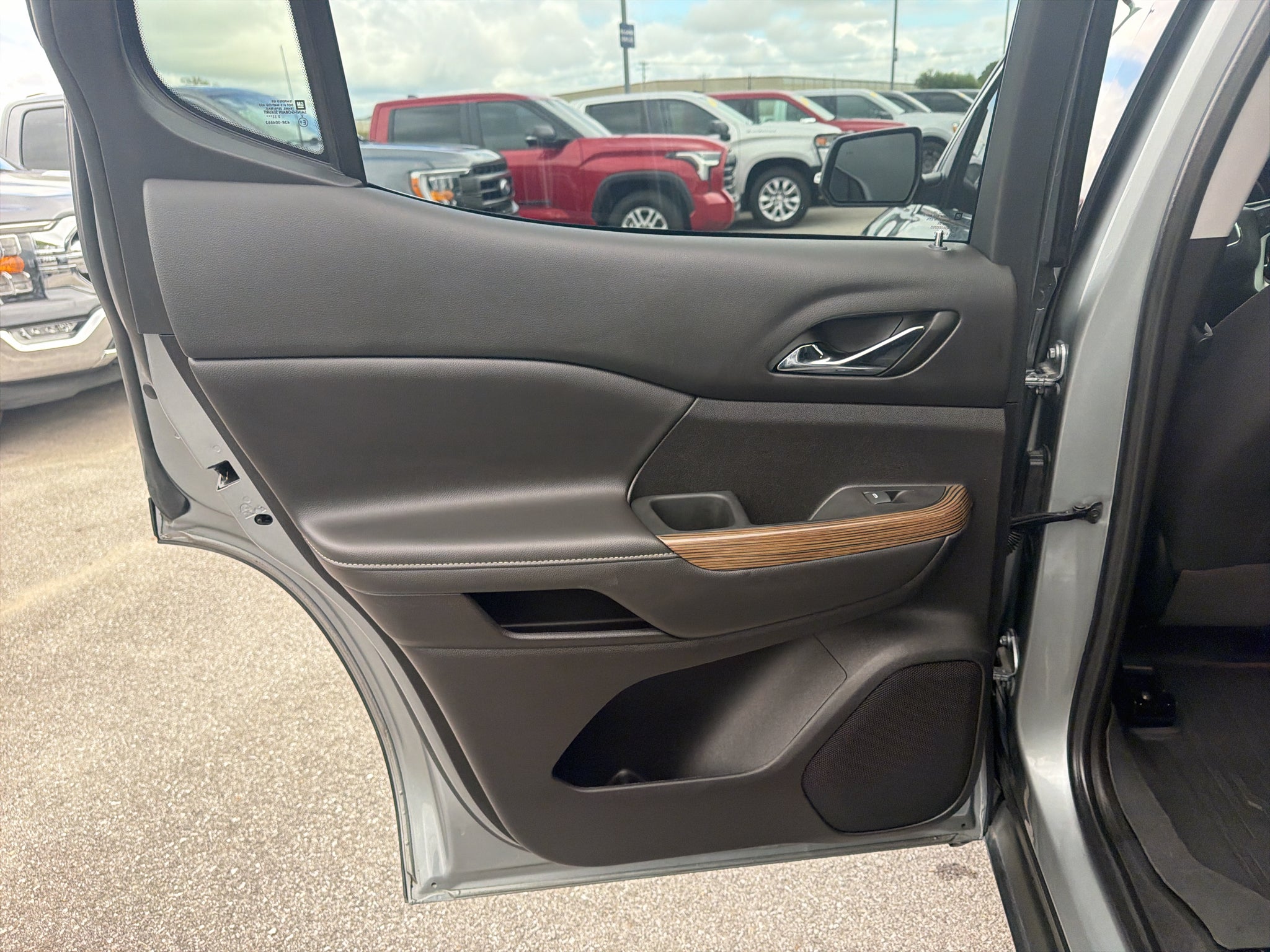 2023 GMC Acadia FWD SLE
