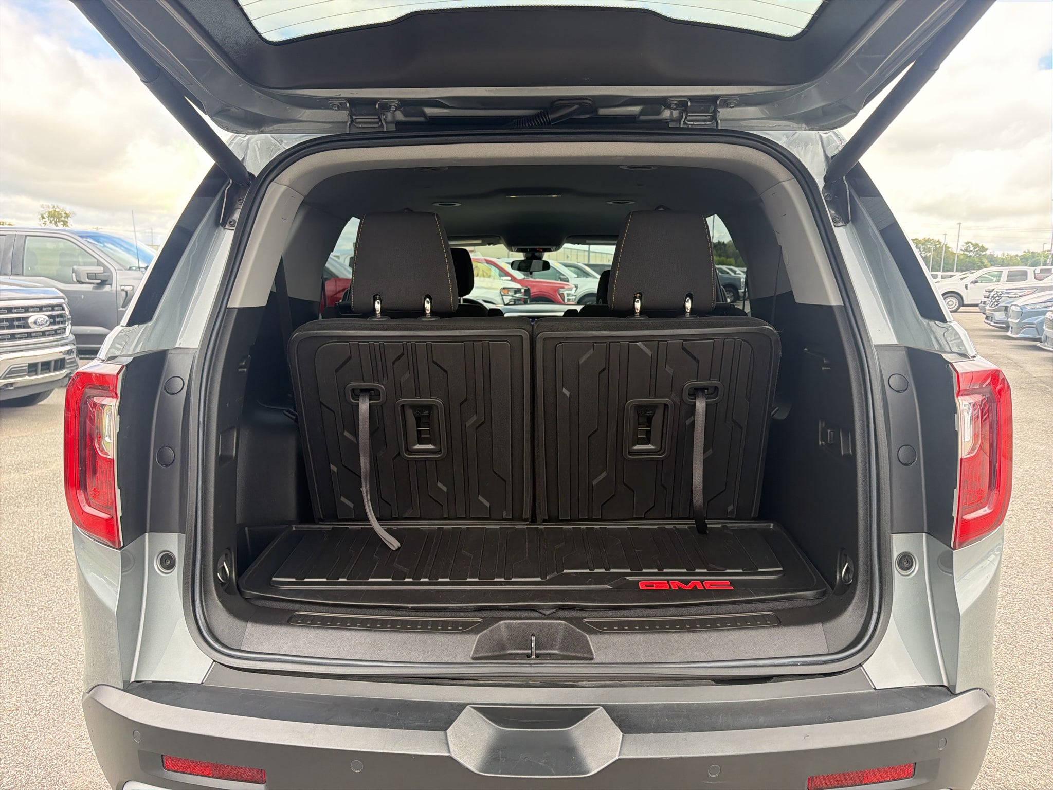 2023 GMC Acadia FWD SLE