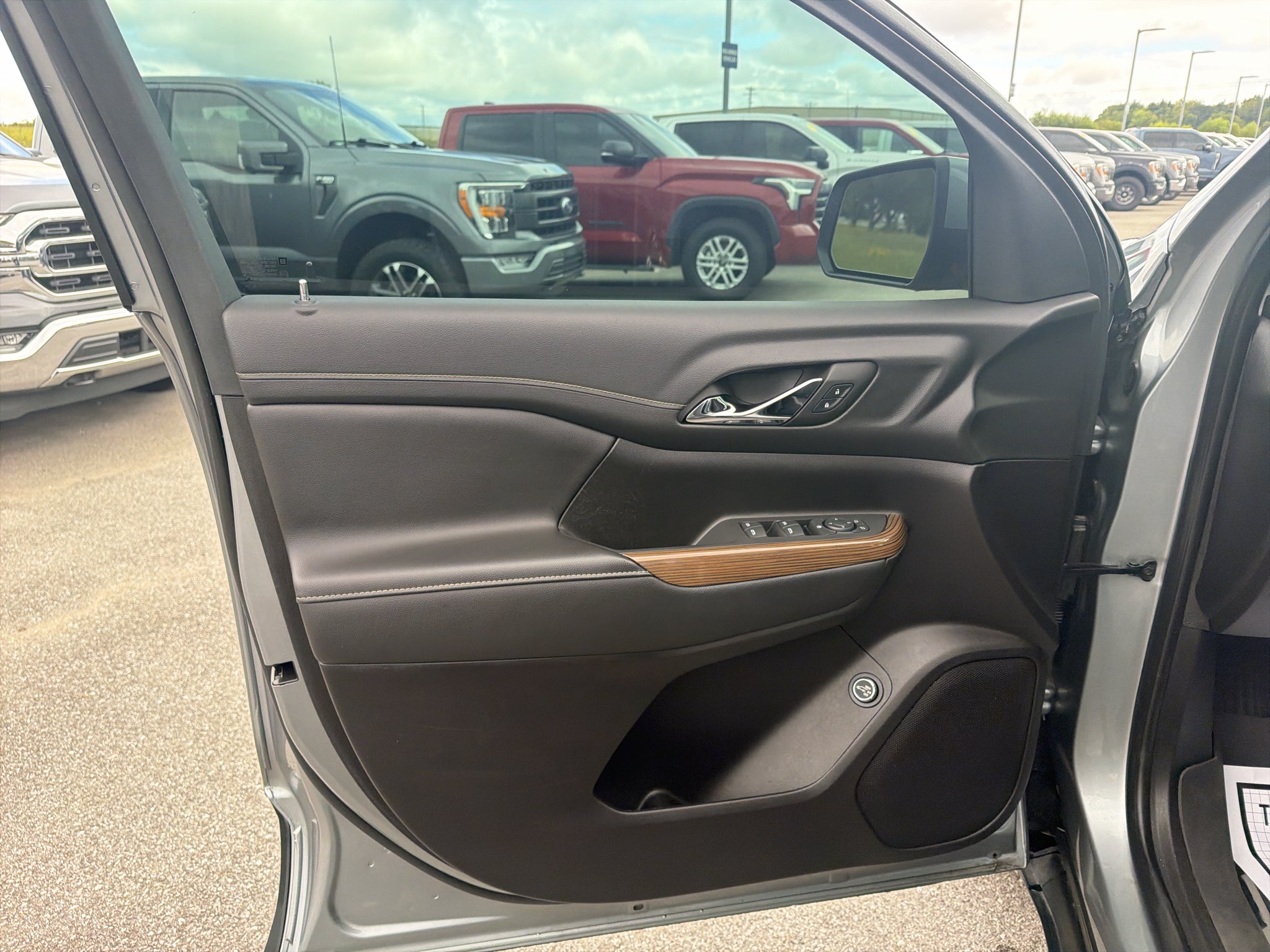 2023 GMC Acadia FWD SLE