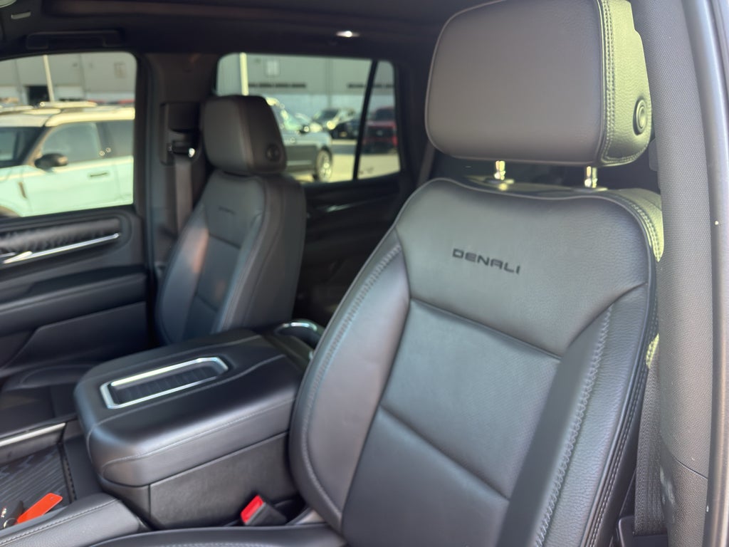 2023 GMC Yukon 4WD Denali
