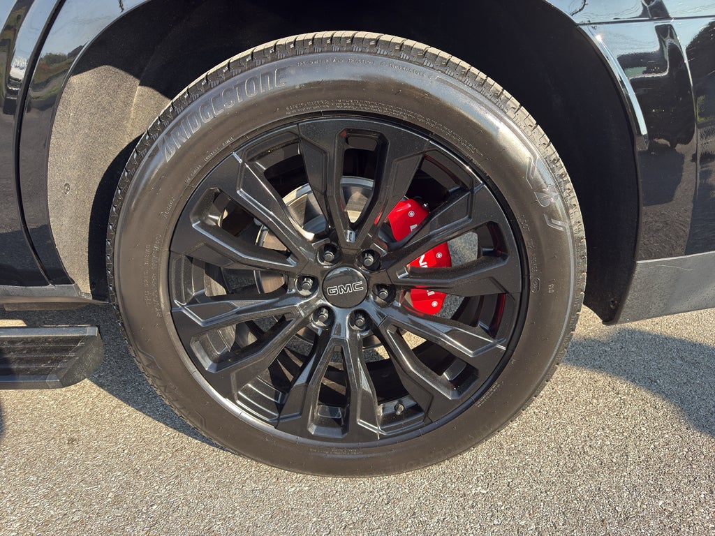 2023 GMC Yukon 4WD Denali