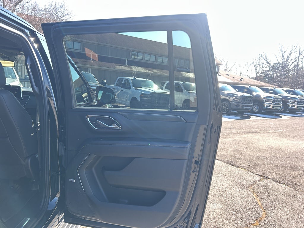 2022 GMC Yukon XL 4WD AT4