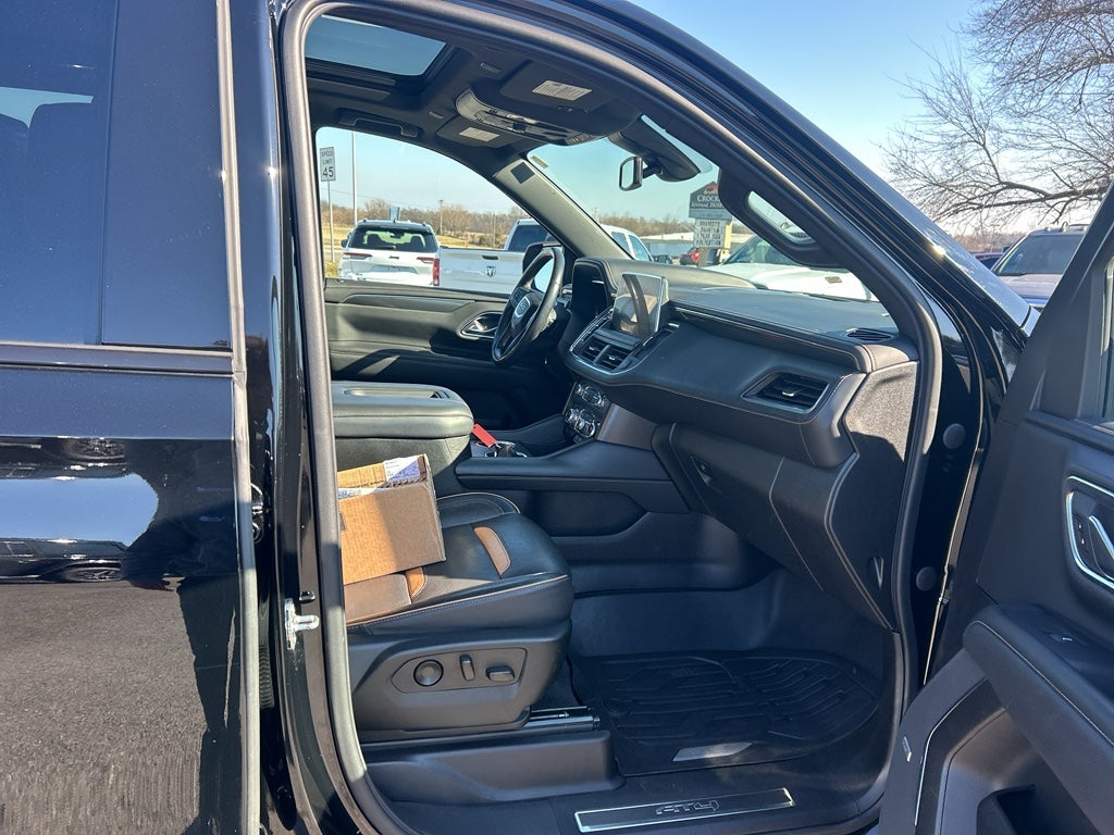 2022 GMC Yukon XL 4WD AT4