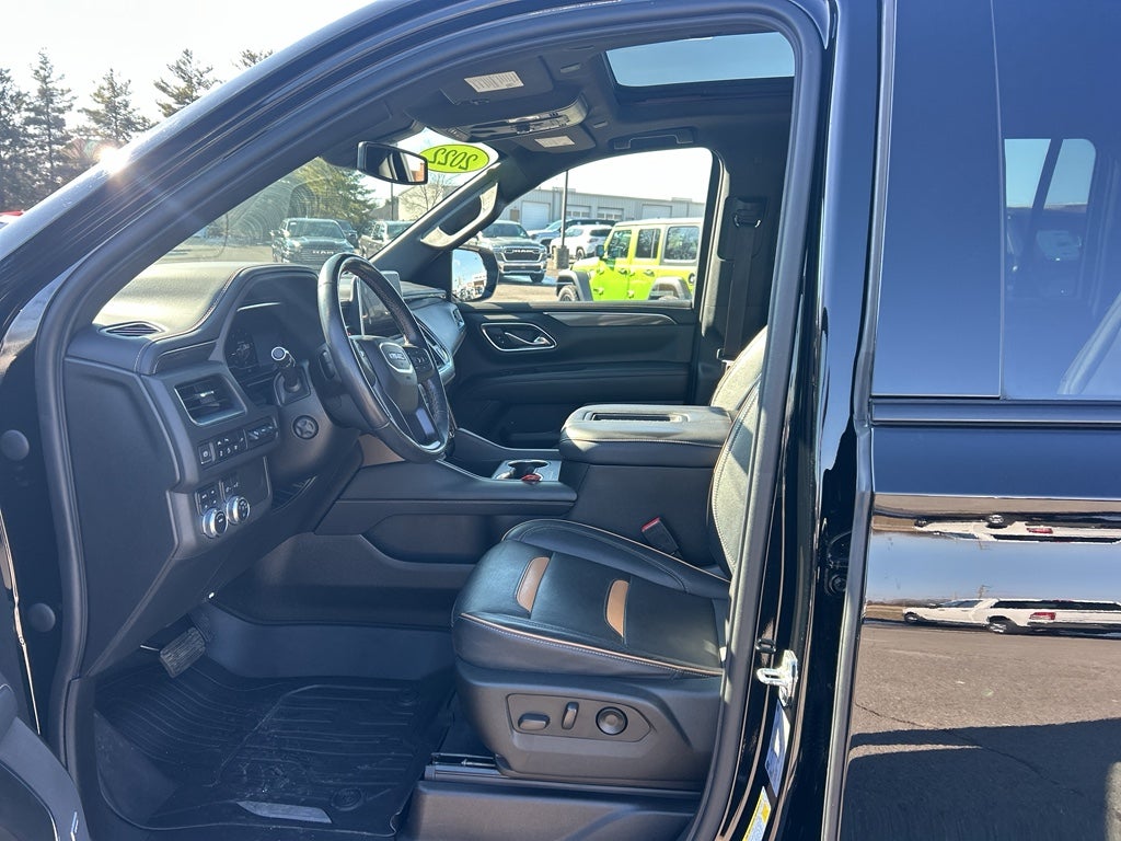 2022 GMC Yukon XL 4WD AT4