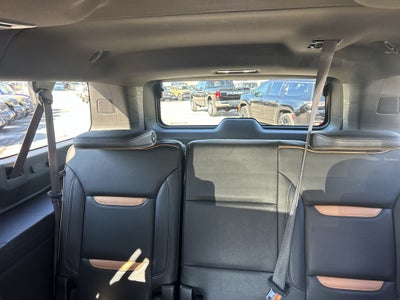 2022 GMC Yukon XL 4WD AT4