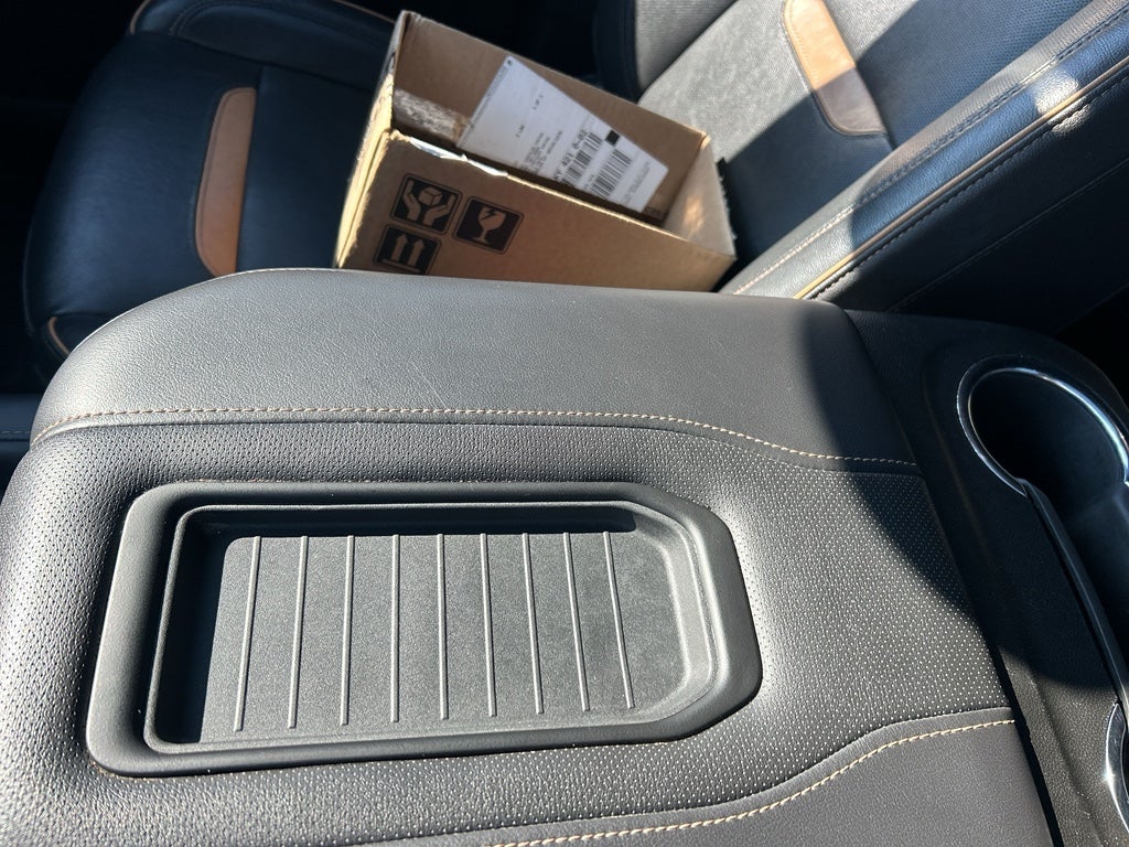 2022 GMC Yukon XL 4WD AT4