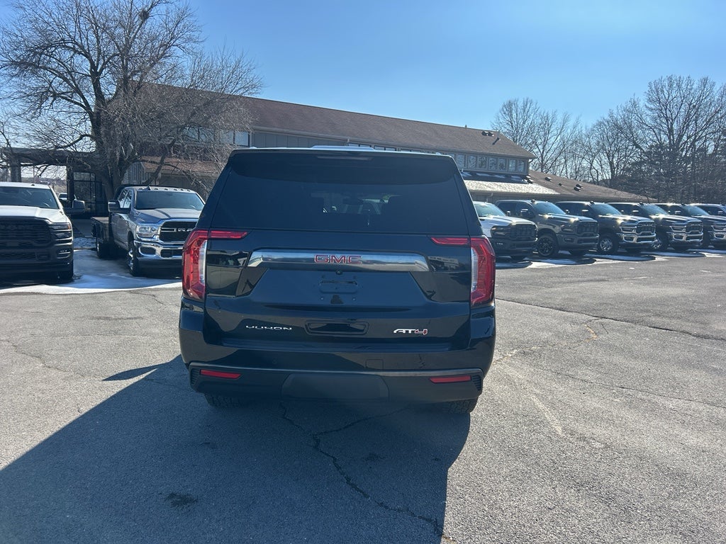 2022 GMC Yukon XL 4WD AT4