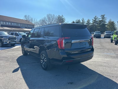 2022 GMC Yukon XL 4WD AT4