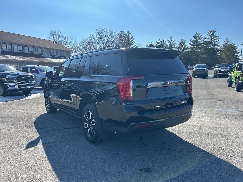 2022 GMC Yukon XL 4WD AT4