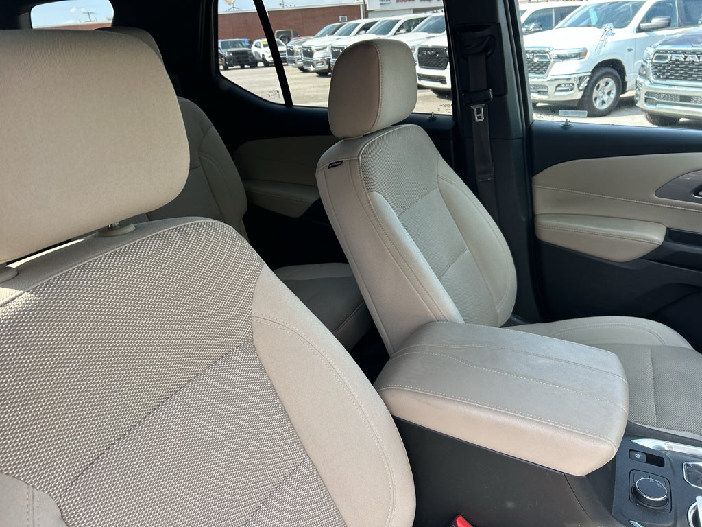 2022 Chevrolet Traverse FWD LT Cloth