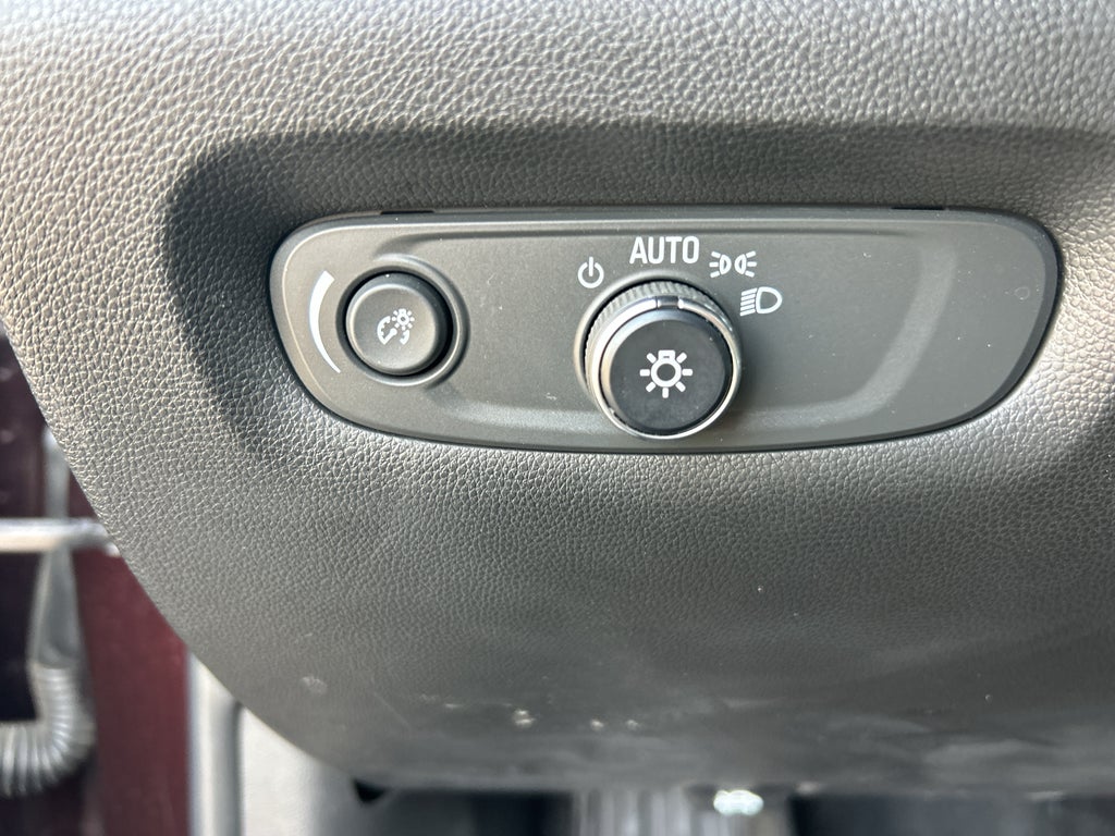 2022 Chevrolet Traverse FWD LT Cloth