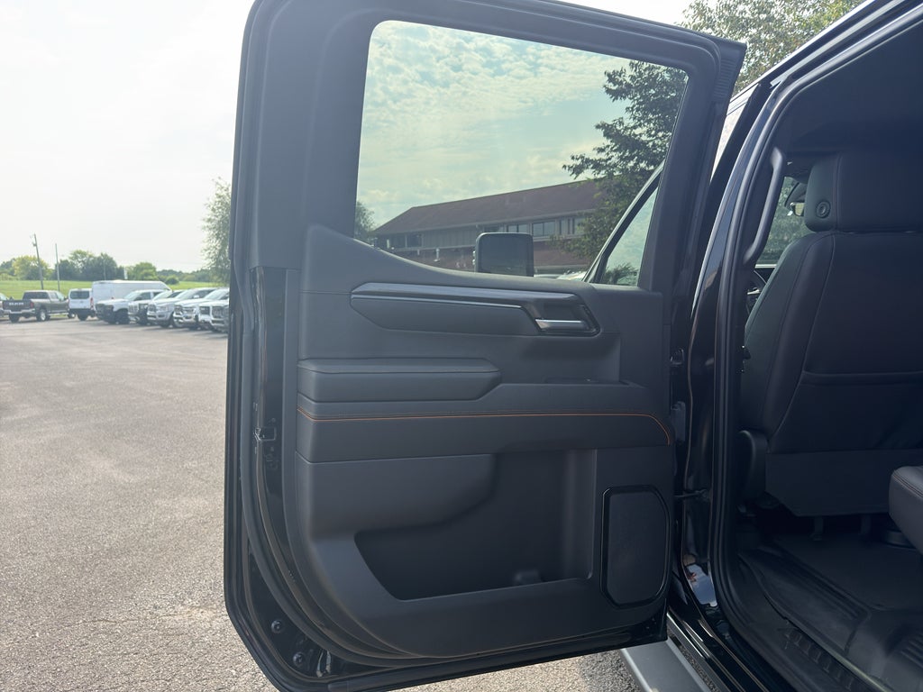 2023 GMC Sierra 1500 4WD Crew Cab Standard Box AT4