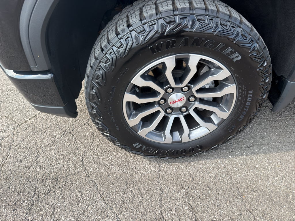 2023 GMC Sierra 1500 4WD Crew Cab Standard Box AT4