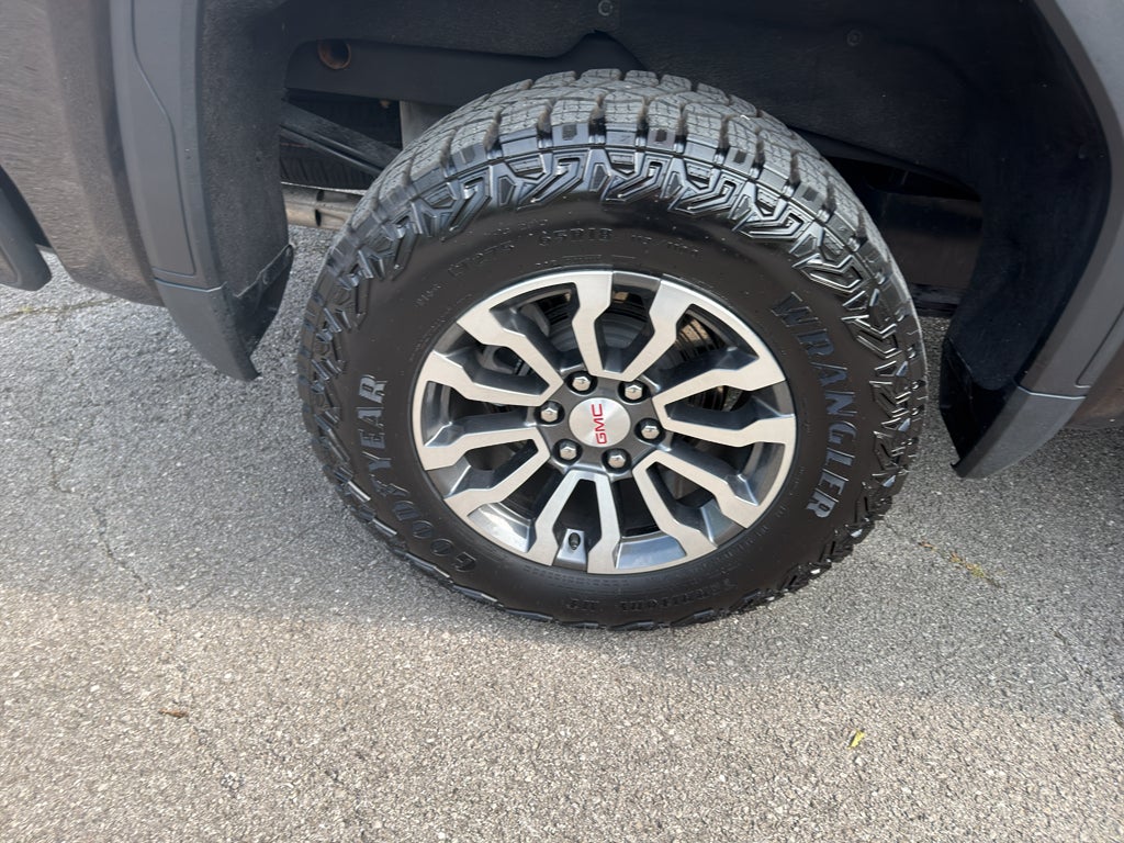 2023 GMC Sierra 1500 4WD Crew Cab Standard Box AT4