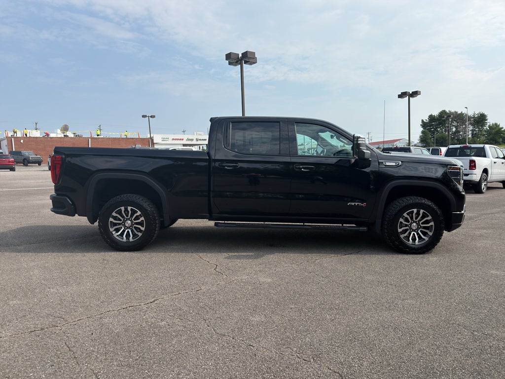 2023 GMC Sierra 1500 4WD Crew Cab Standard Box AT4