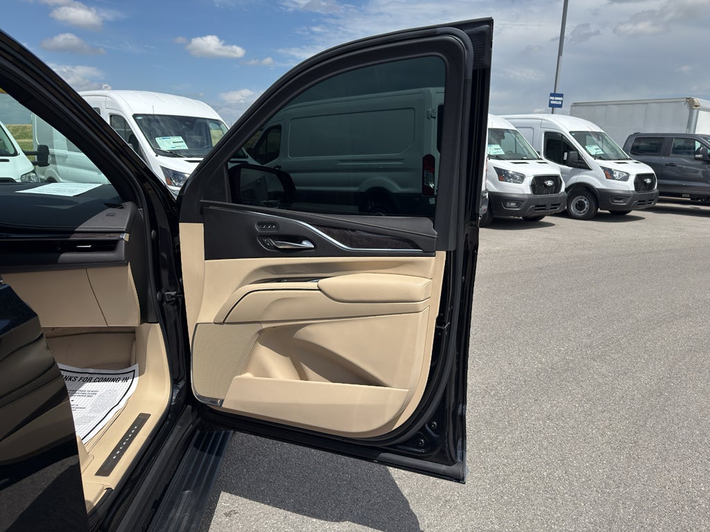 2022 Cadillac Escalade ESV Premium Luxury