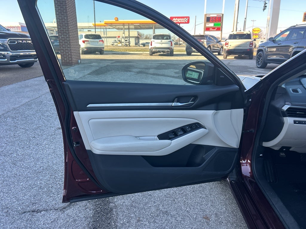 2023 Nissan Altima SV FWD