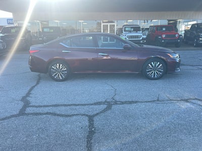 2023 Nissan Altima SV FWD