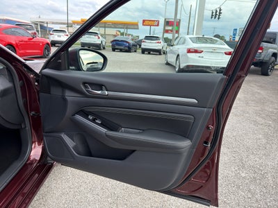 2023 Nissan Altima SV FWD