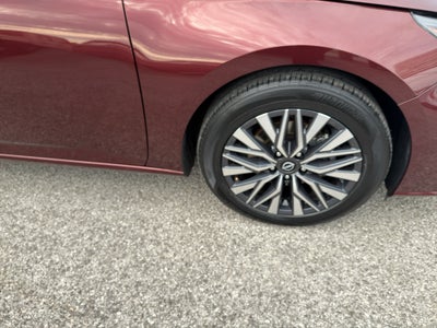 2023 Nissan Altima SV FWD
