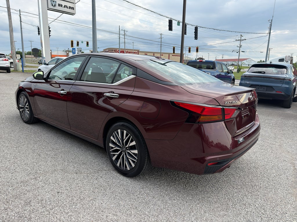 2023 Nissan Altima SV FWD