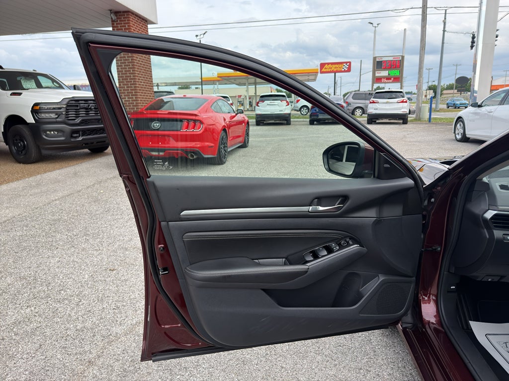 2023 Nissan Altima SV FWD