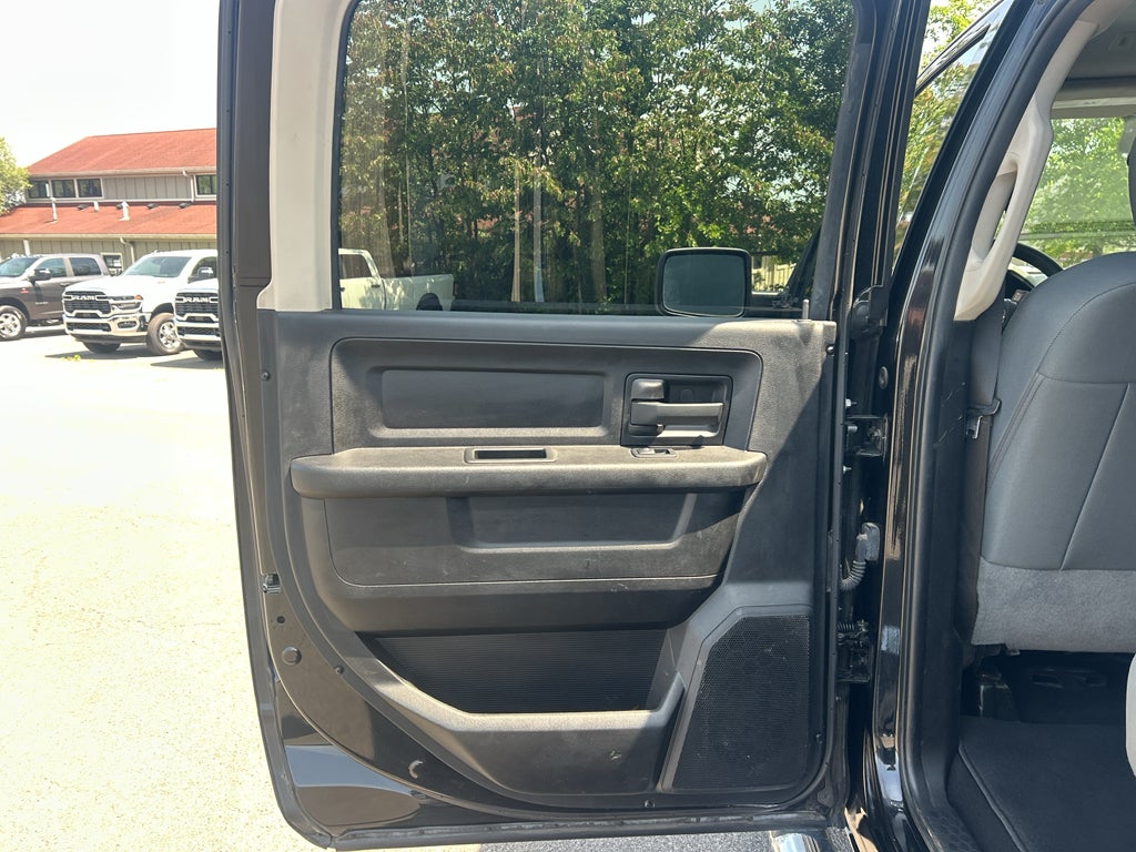 2018 RAM 2500 Tradesman Crew Cab 4x4 6'4' Box