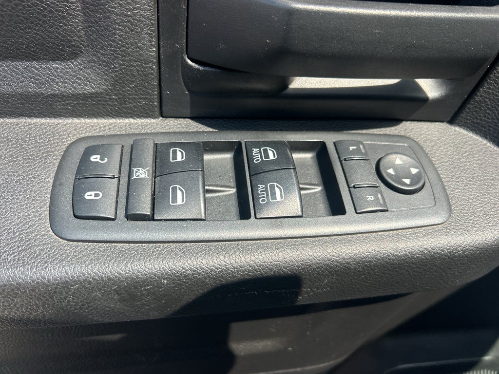 2018 RAM 2500 Tradesman Crew Cab 4x4 6'4' Box