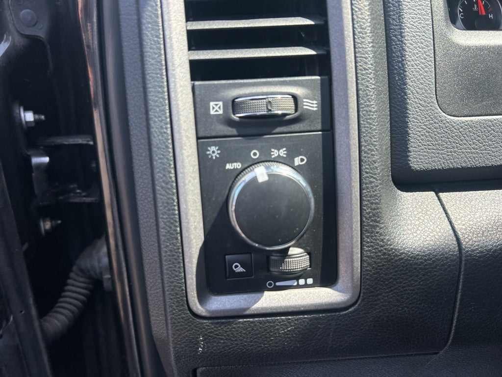 2018 RAM 2500 Tradesman Crew Cab 4x4 6'4' Box