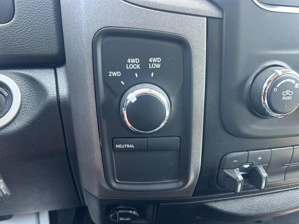 2018 RAM 2500 Tradesman Crew Cab 4x4 6'4' Box