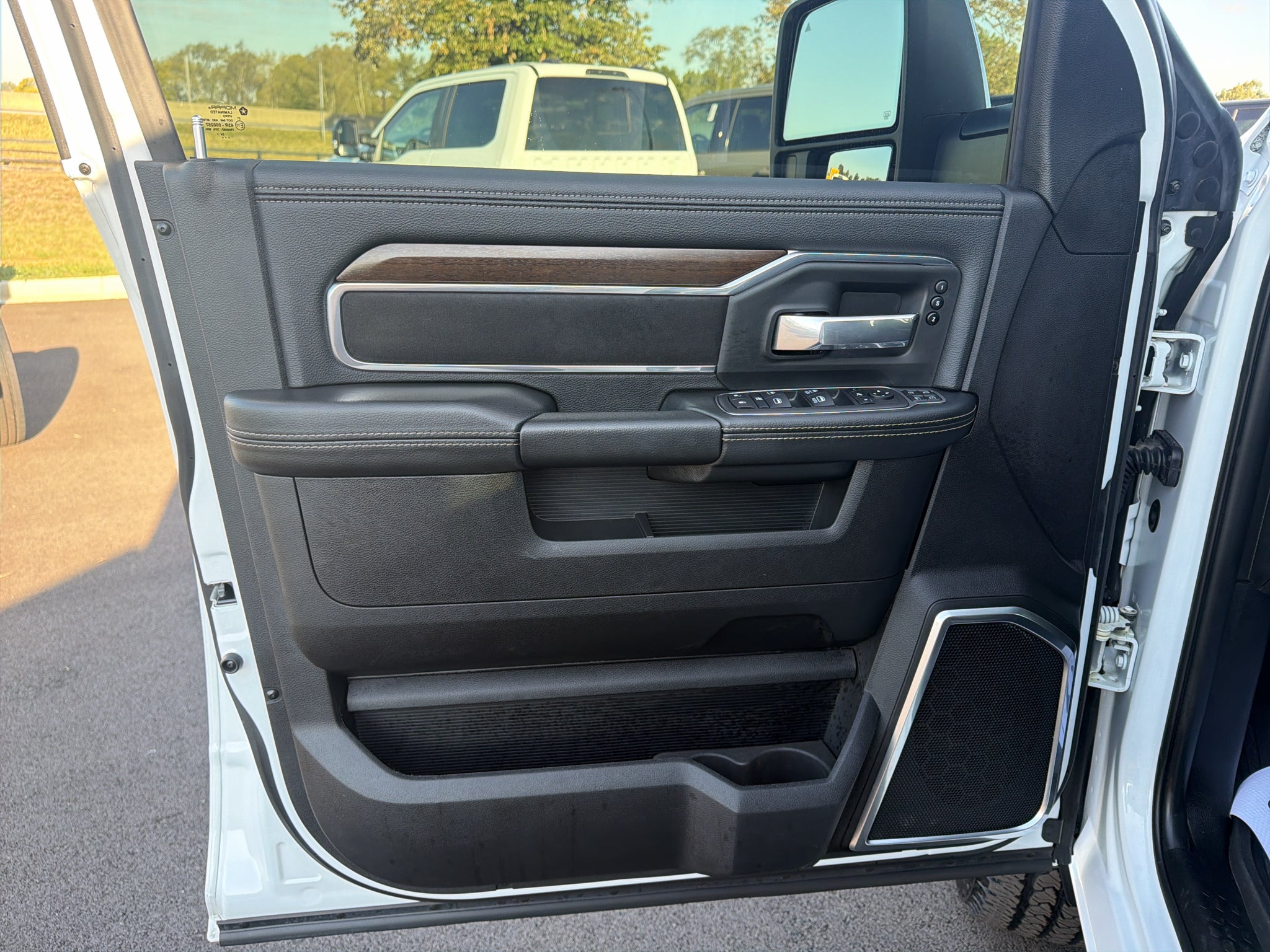 2024 RAM 2500 Laramie Crew Cab 4x4 6'4' Box