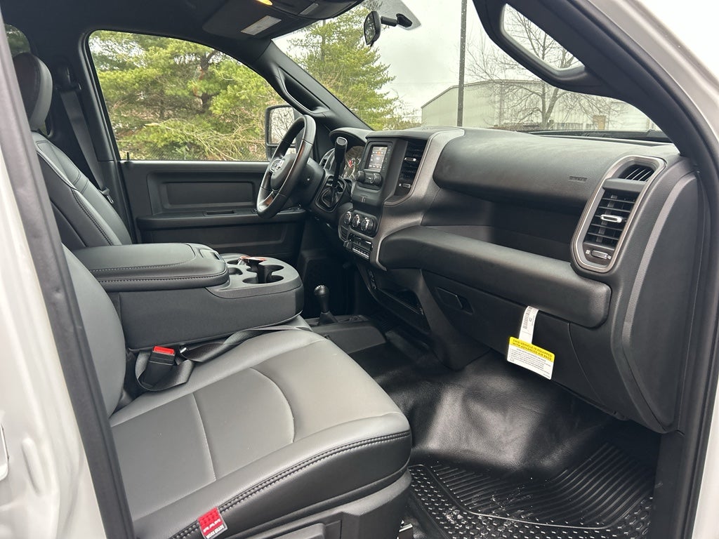 2024 RAM 3500 Chassis Tradesman/SLT/Laramie/Limited